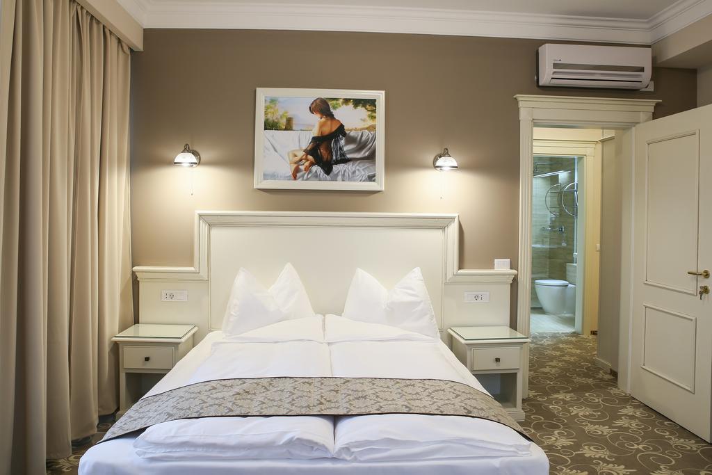 Hotel Montana Vişeu de Sus Buitenkant foto